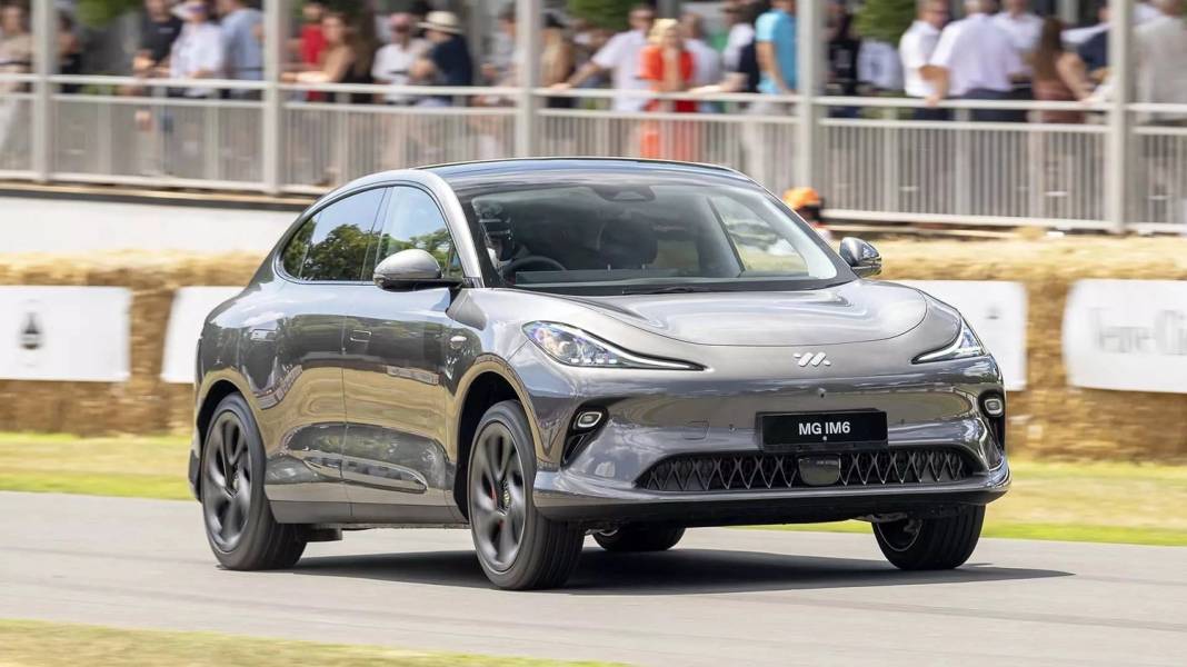 ÇİNLİ MG'DEN TESLA'YA YANIT: Yeni IM5 Sedan ve IM6 SUV tanıtıldı 6
